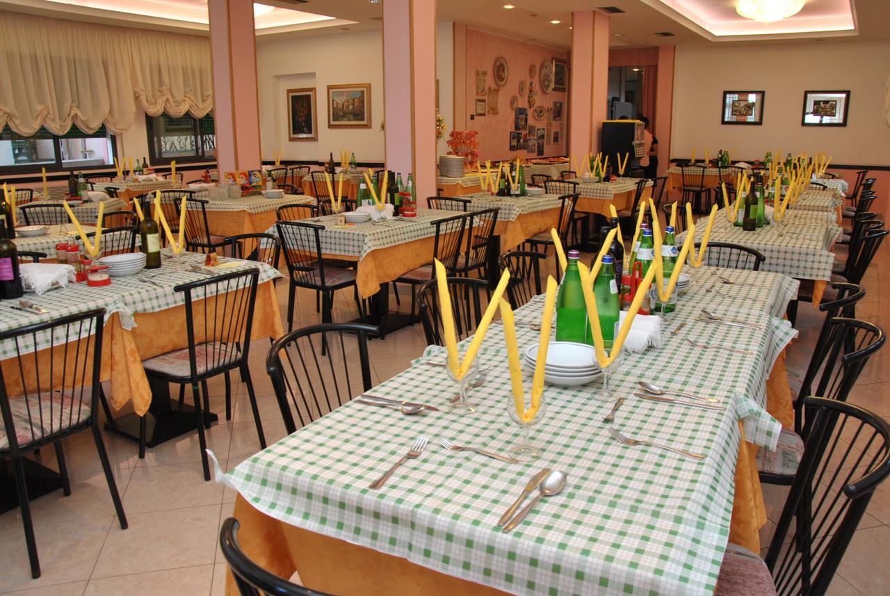 Hotel Ristoro Bellaria-Igea Marina Ngoại thất bức ảnh