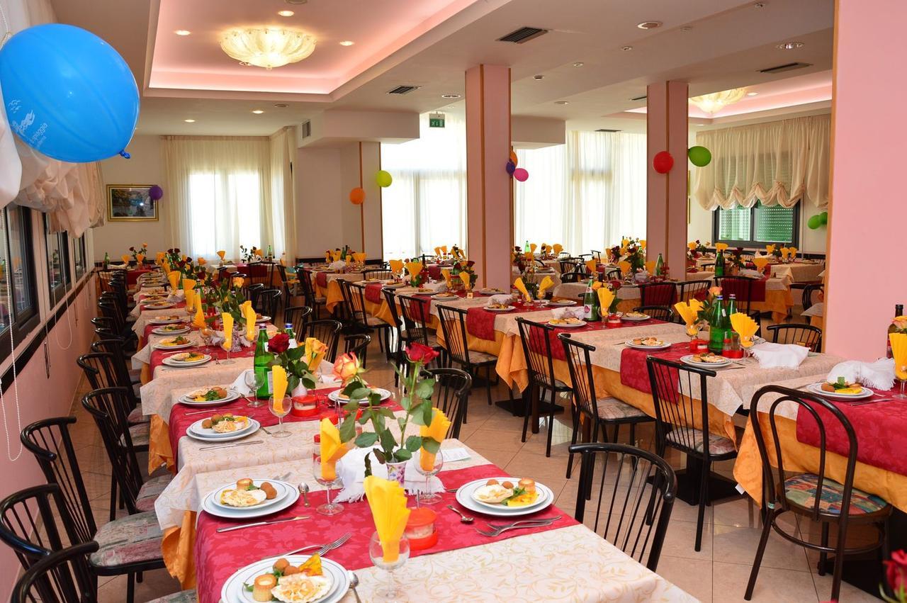 Hotel Ristoro Bellaria-Igea Marina Ngoại thất bức ảnh