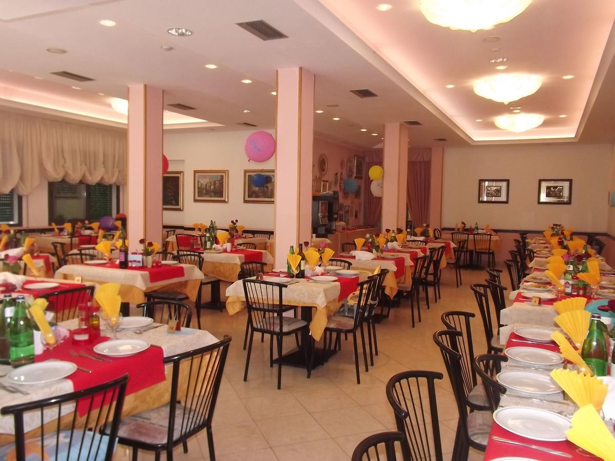 Hotel Ristoro Bellaria-Igea Marina Ngoại thất bức ảnh